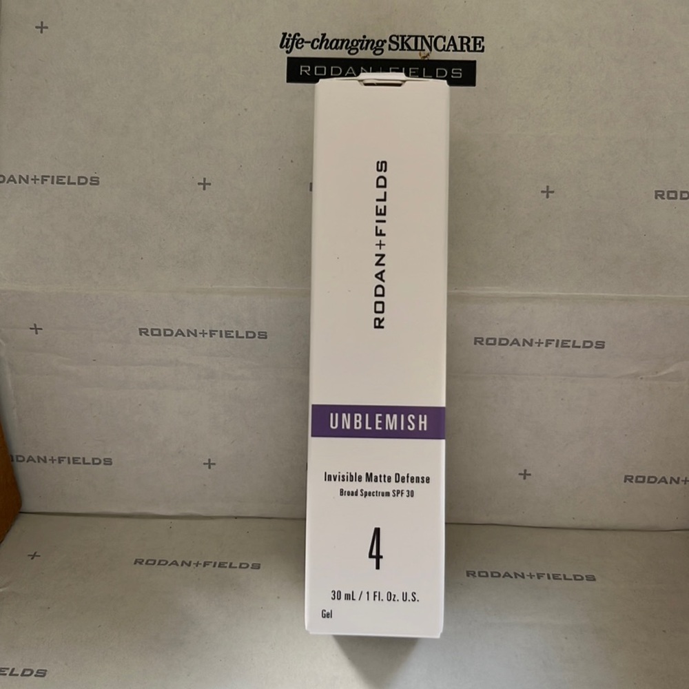 💜 Rodan+Fields Unblemish
Invisible Matte Defense